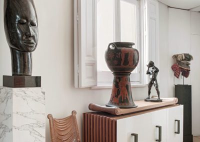 Krater Crátera Aparador sideboard eclectic elegant marble mármol escultura bronze Hall Africa